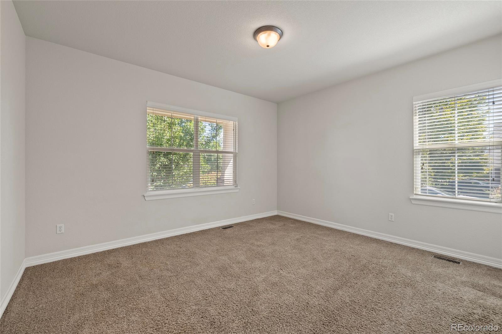 2810 Eagle Circle