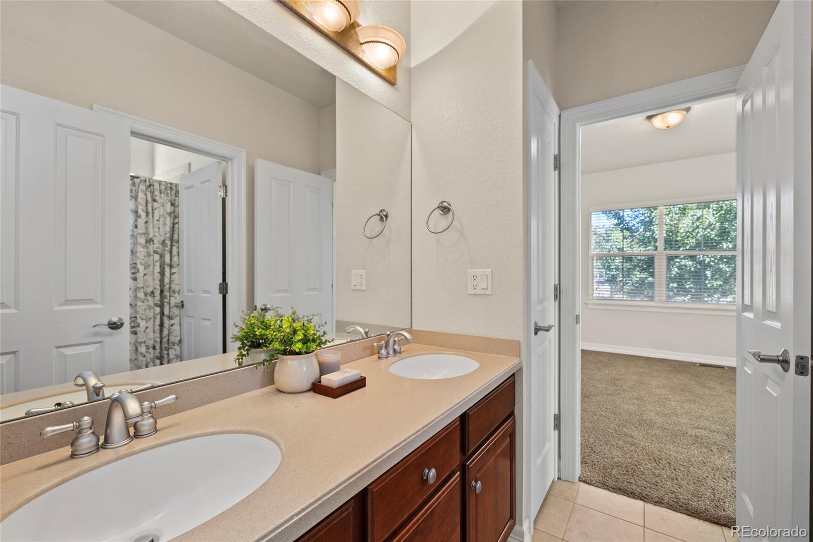 2810 Eagle Circle
