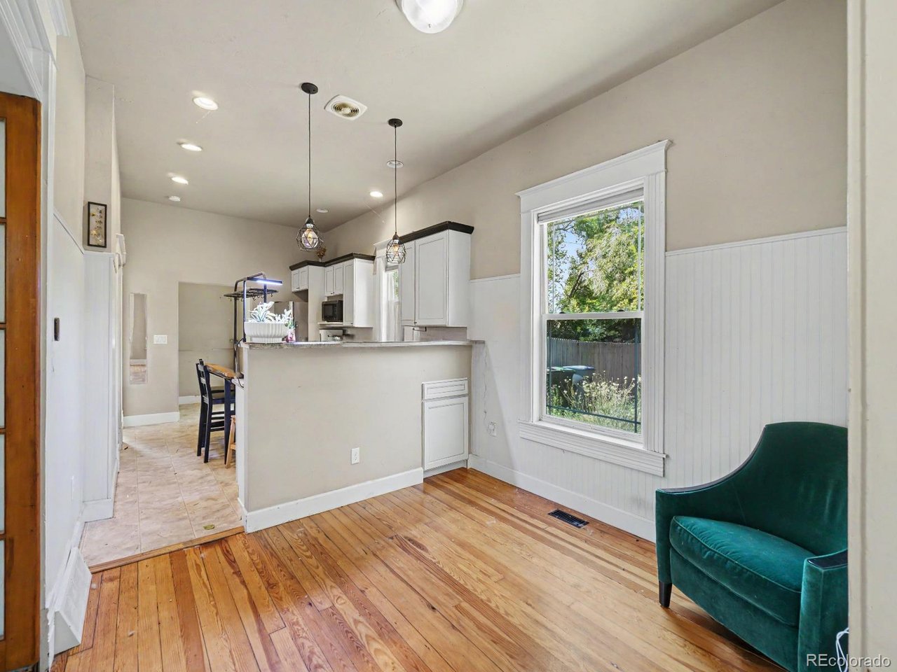 11 17th Ave