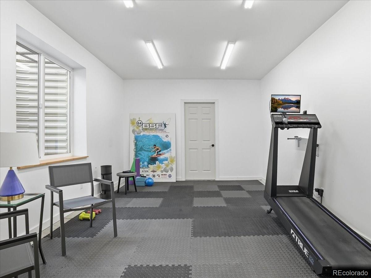 2252 Front Range Court