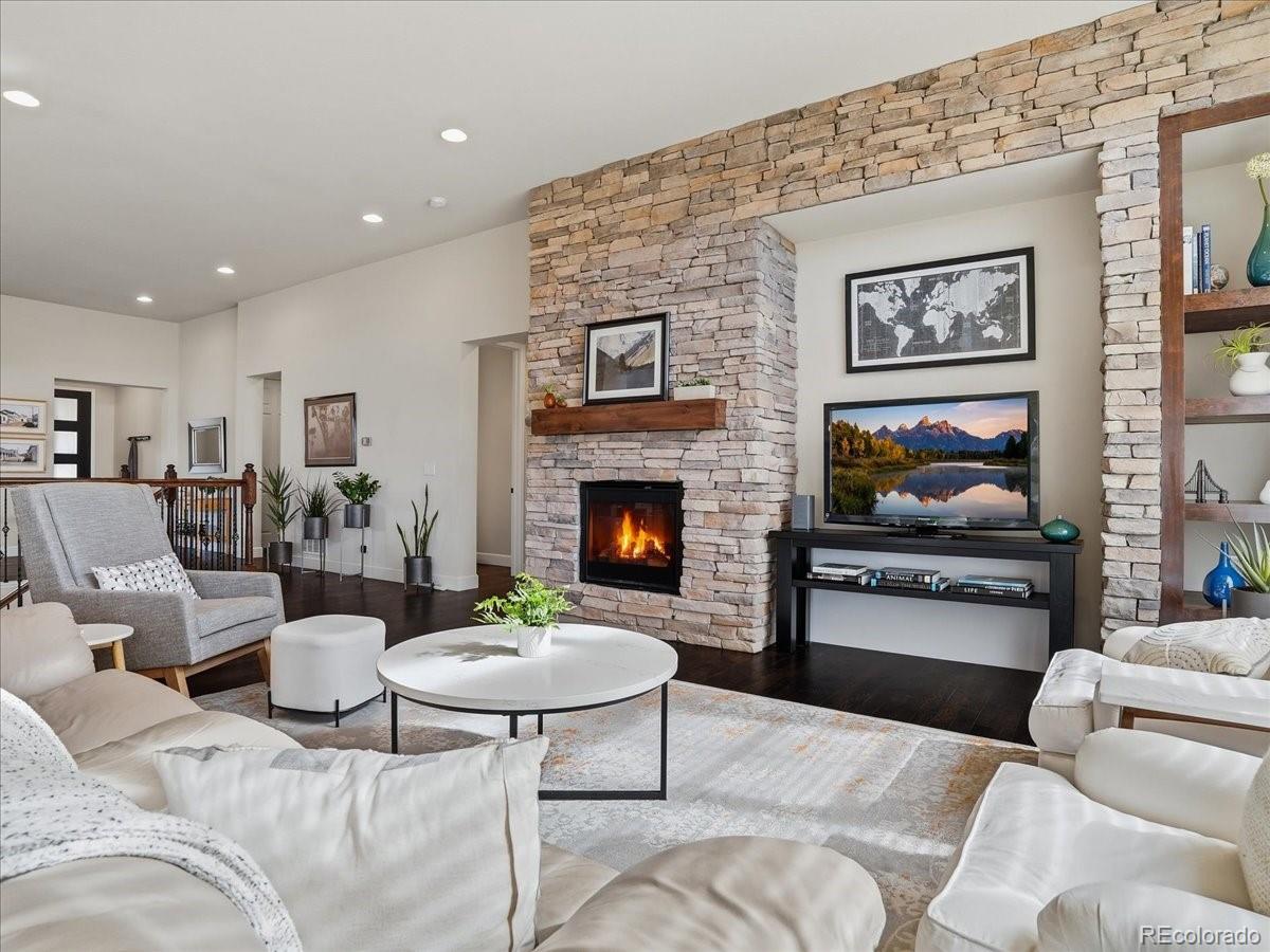 2252 Front Range Court