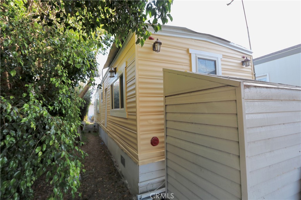 13441 Lakewood Boulevard 40