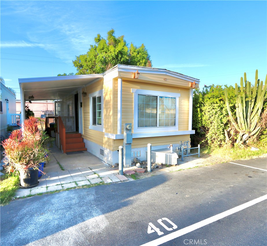13441 Lakewood Boulevard 40