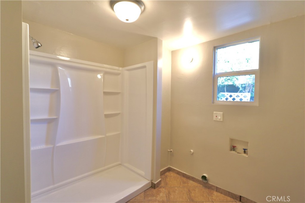 13441 Lakewood Boulevard 40