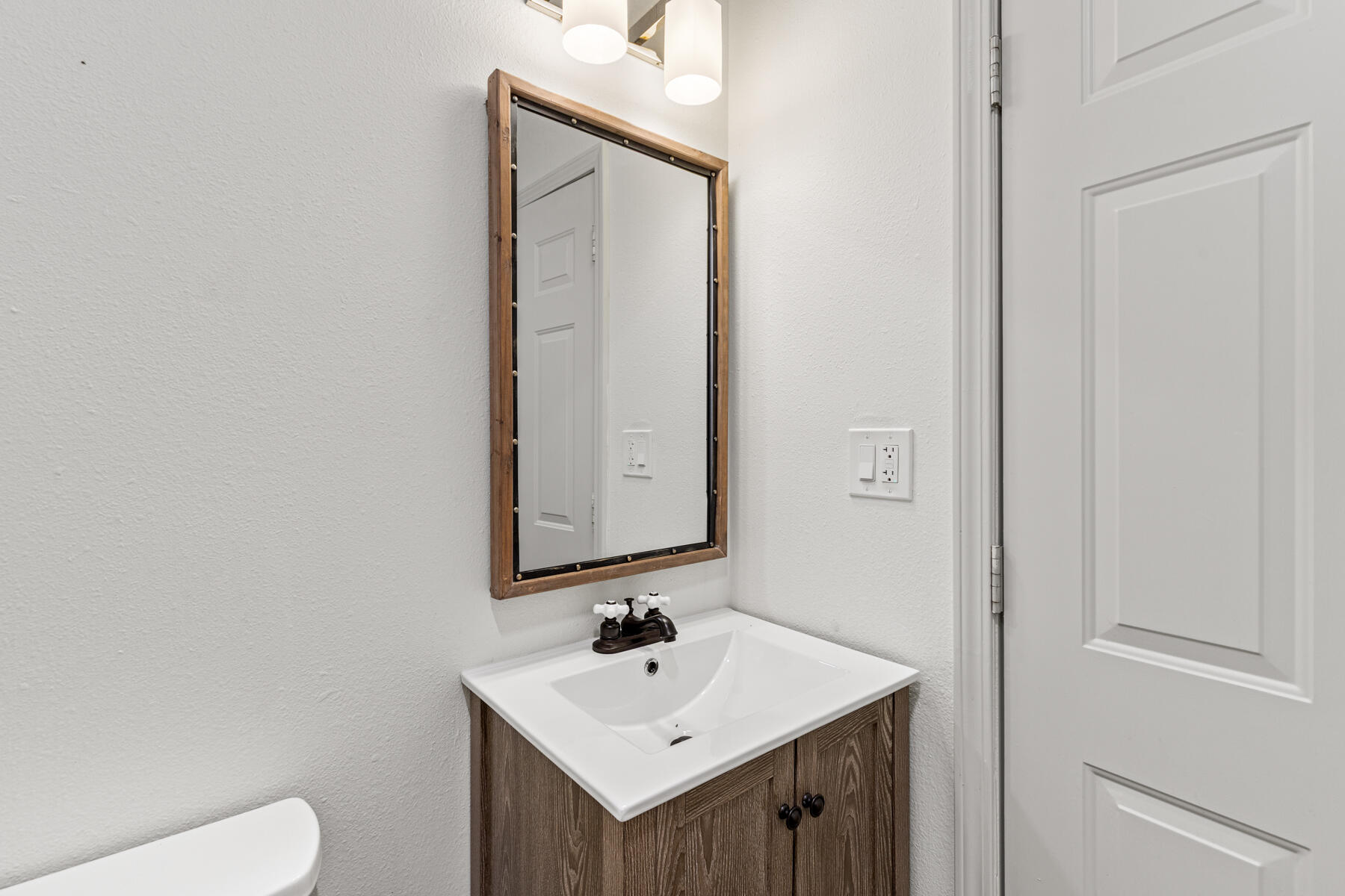 180 E Mitchell Avenue