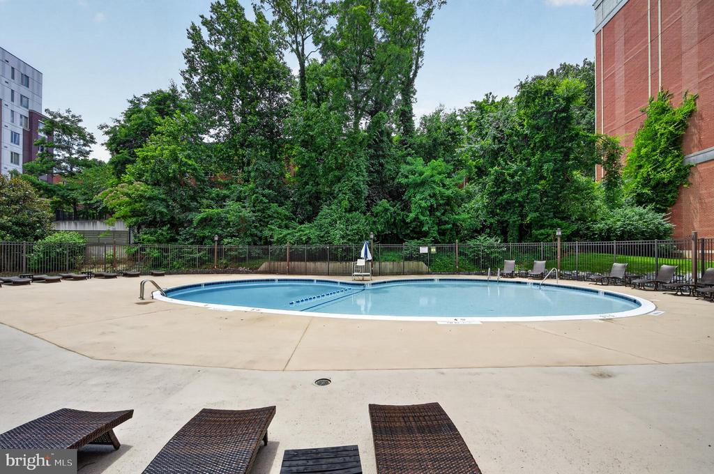 5300 COLUMBIA PIKE Unit: 701