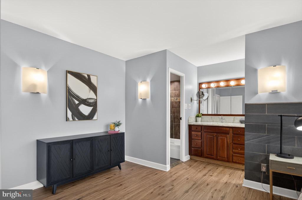 5300 COLUMBIA PIKE Unit: 701