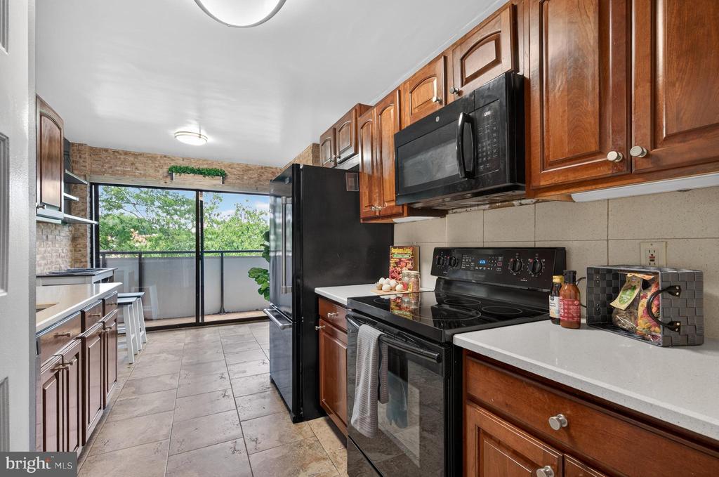 5300 COLUMBIA PIKE Unit: 701