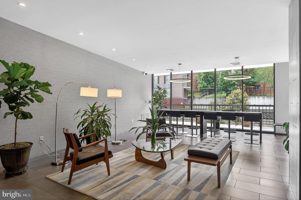 5300 COLUMBIA PIKE Unit: 701