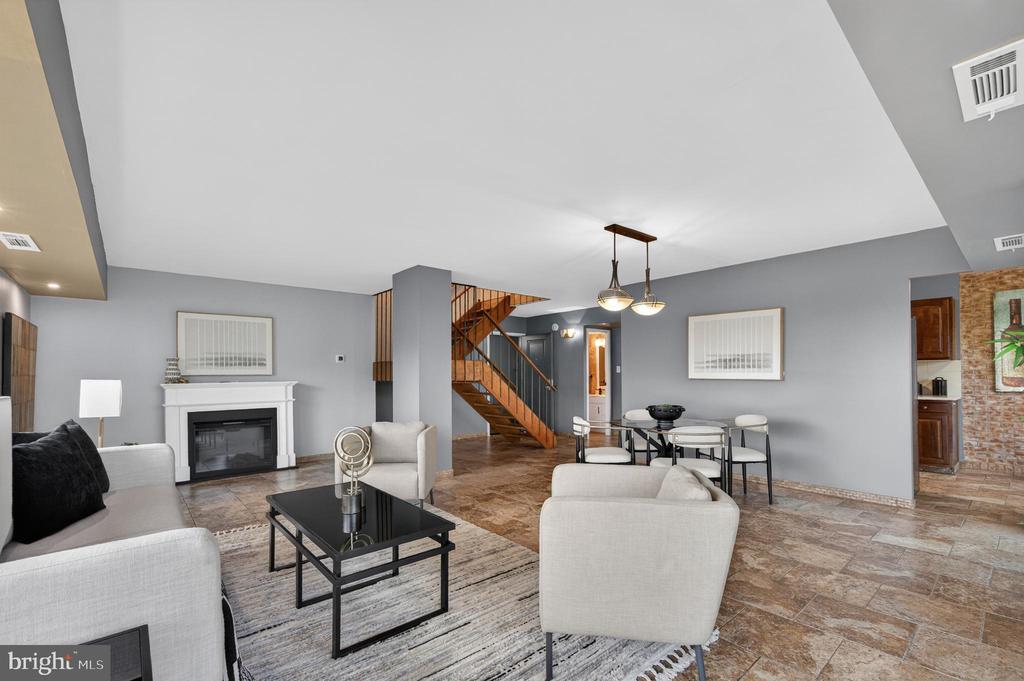 5300 COLUMBIA PIKE Unit: 701