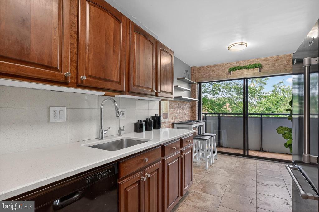 5300 COLUMBIA PIKE Unit: 701