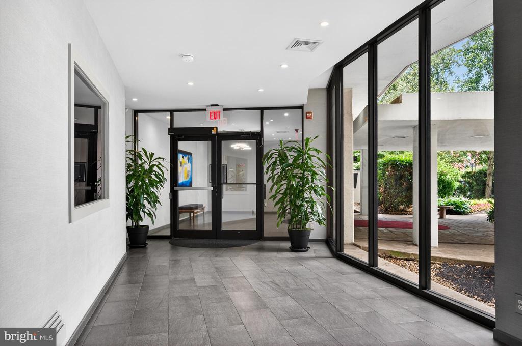 5300 COLUMBIA PIKE Unit: 701