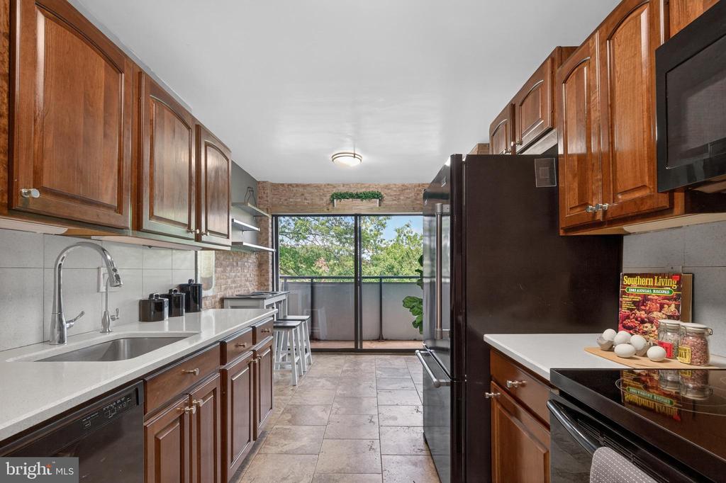 5300 COLUMBIA PIKE Unit: 701