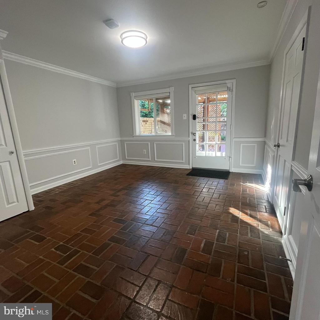 315 N MAPLE AVENUE