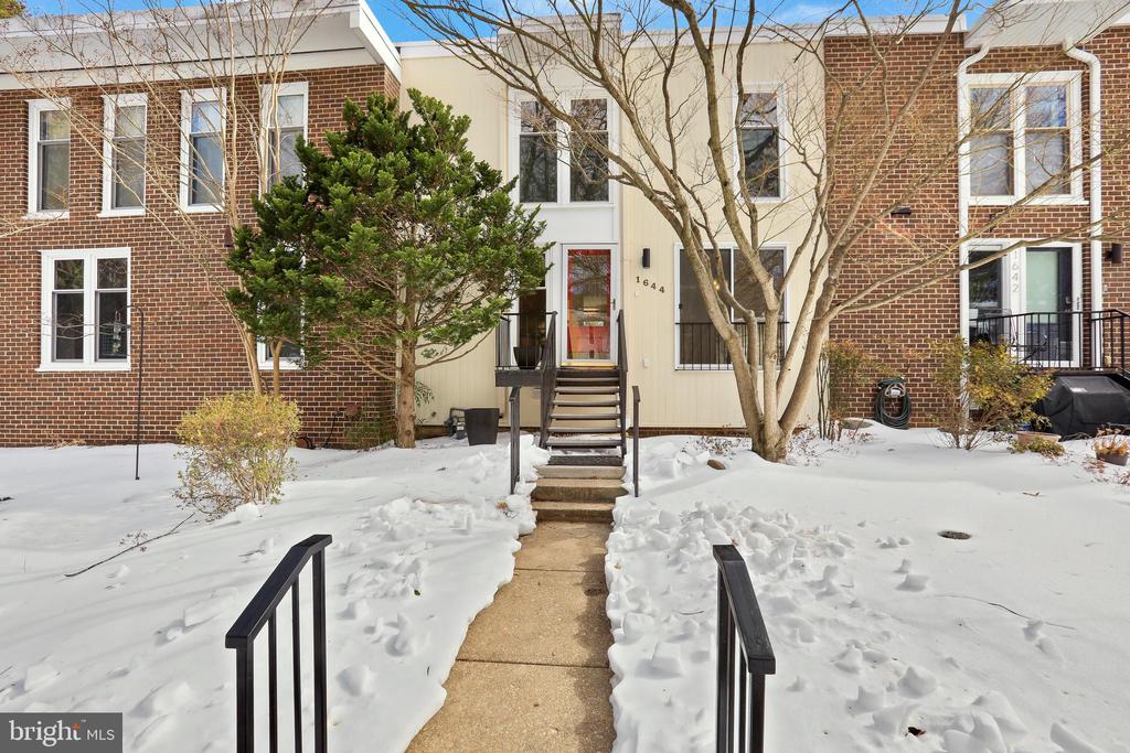 1644 WAINWRIGHT DRIVE