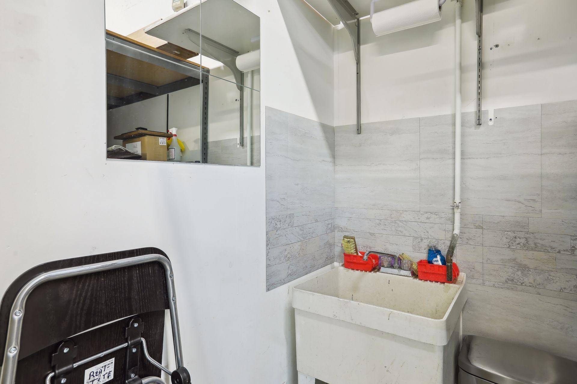 2525 Nevada Avenue N Unit: 307