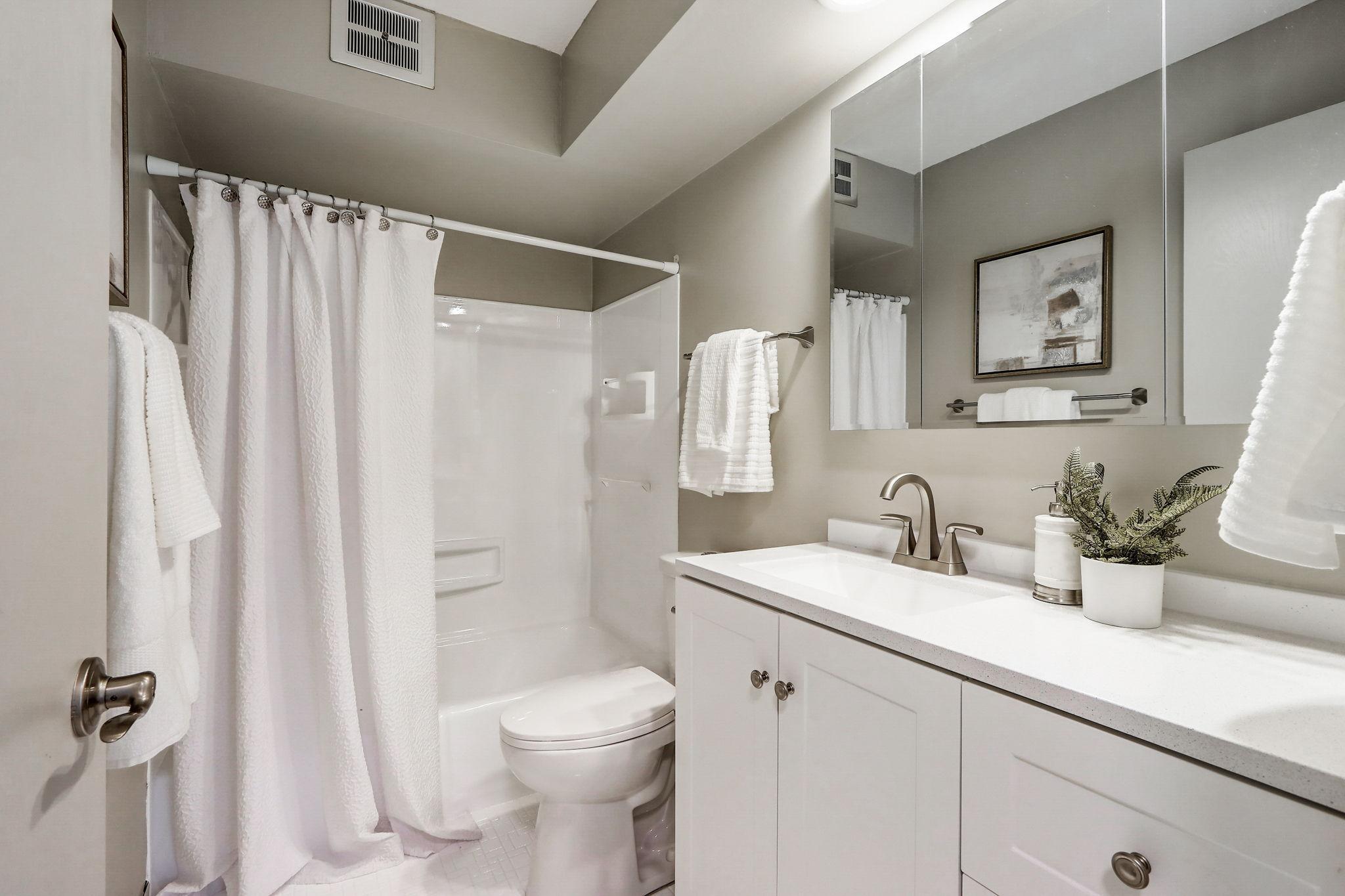 4360 Brookside Court Unit: 210