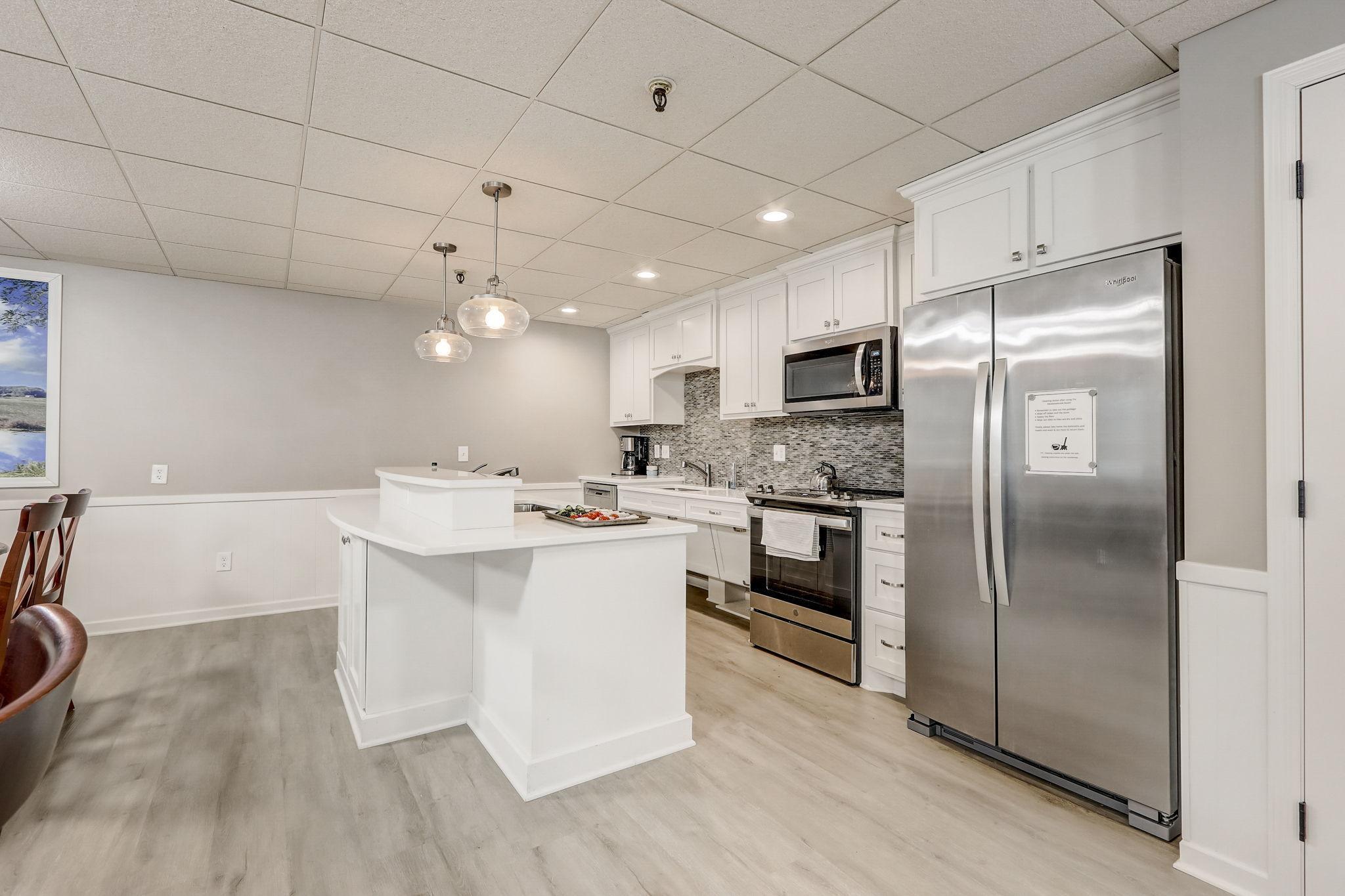 4360 Brookside Court Unit: 210