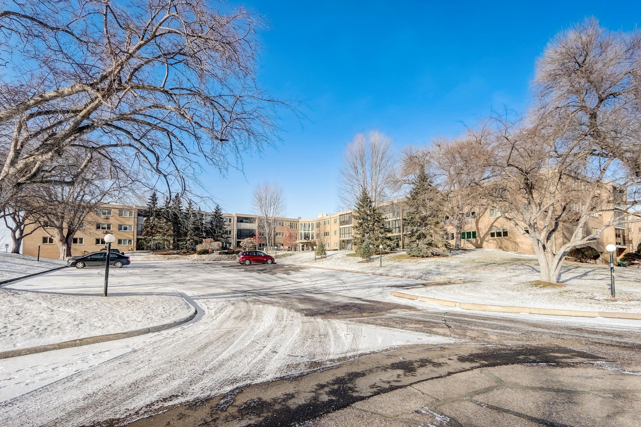 4360 Brookside Court Unit: 210