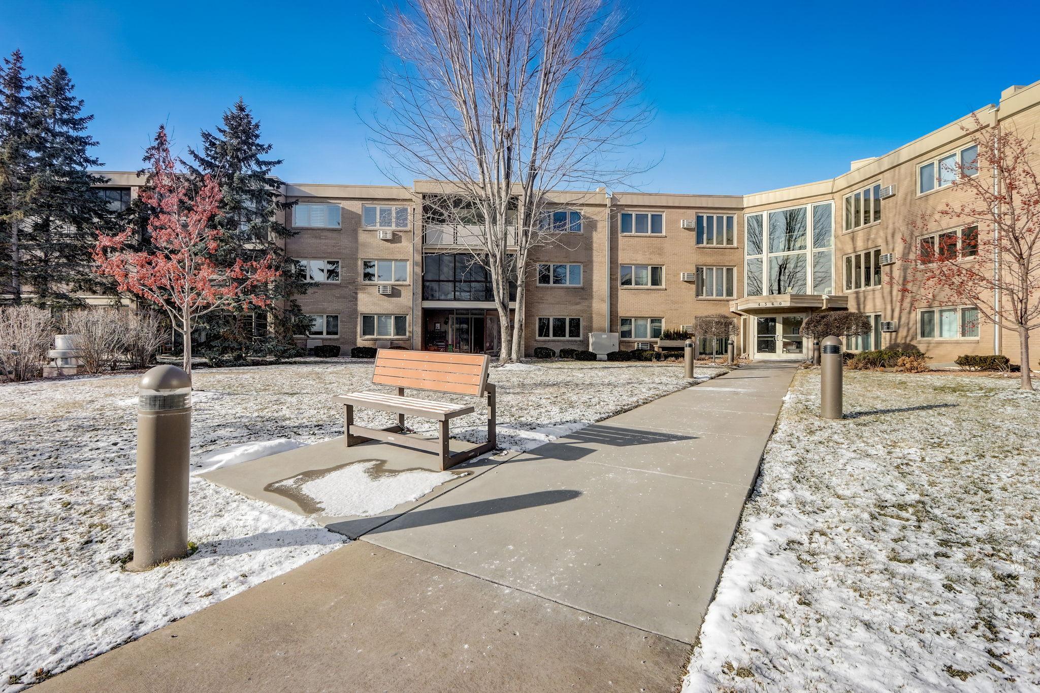 4360 Brookside Court Unit: 210