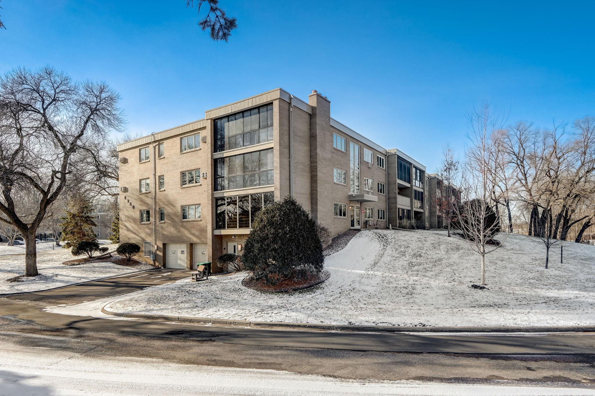 4360 Brookside Court Unit: 210