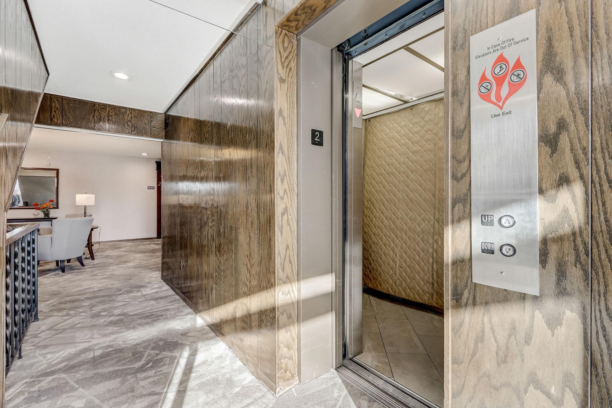 4360 Brookside Court Unit: 210