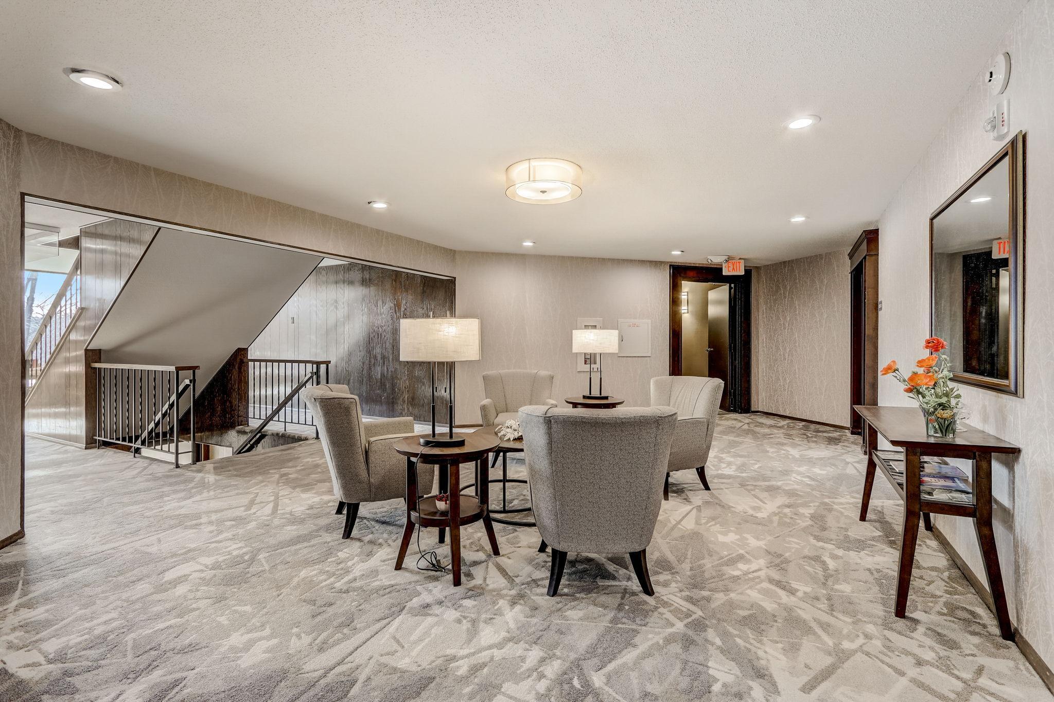 4360 Brookside Court Unit: 210