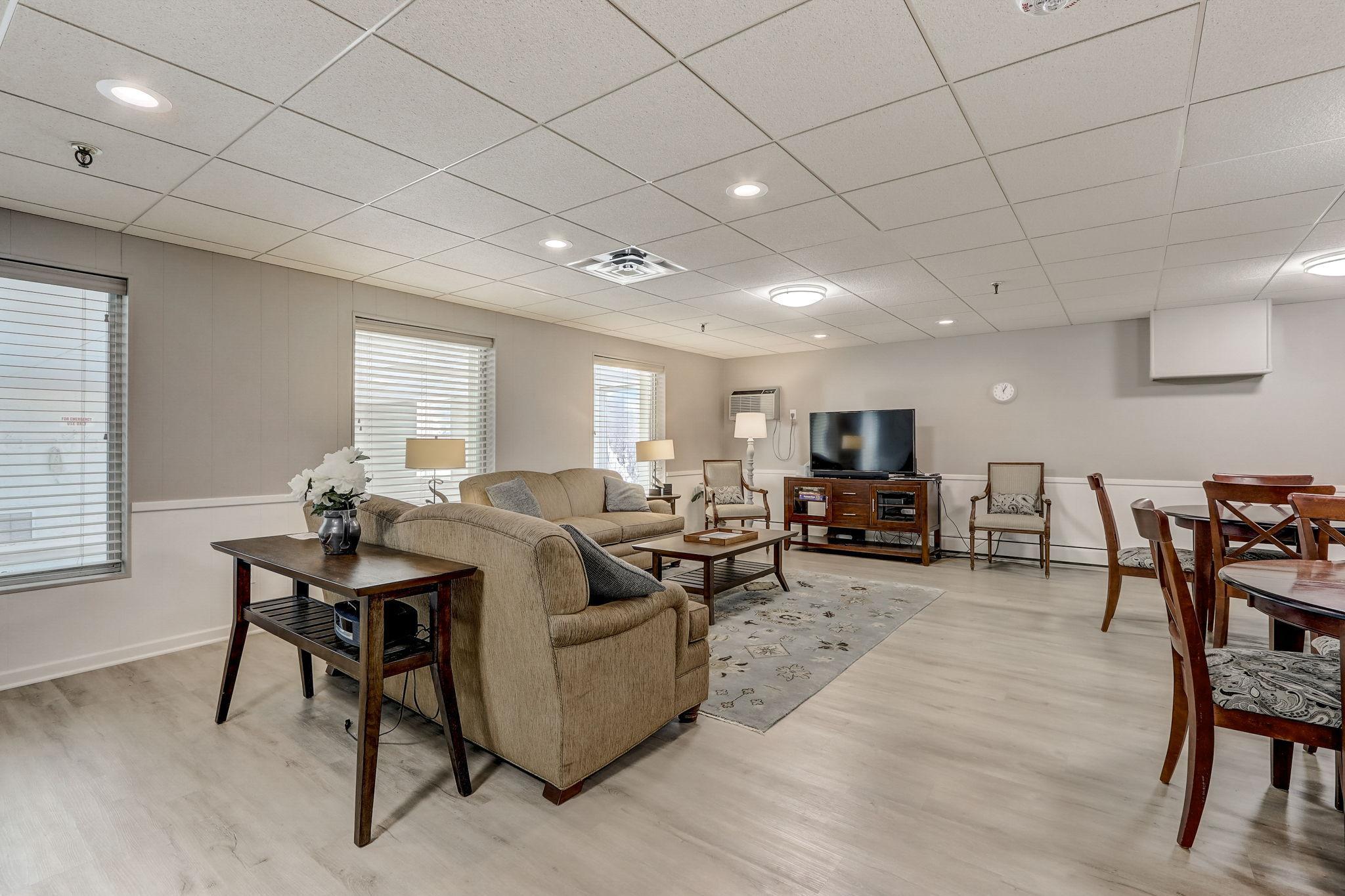 4360 Brookside Court Unit: 210