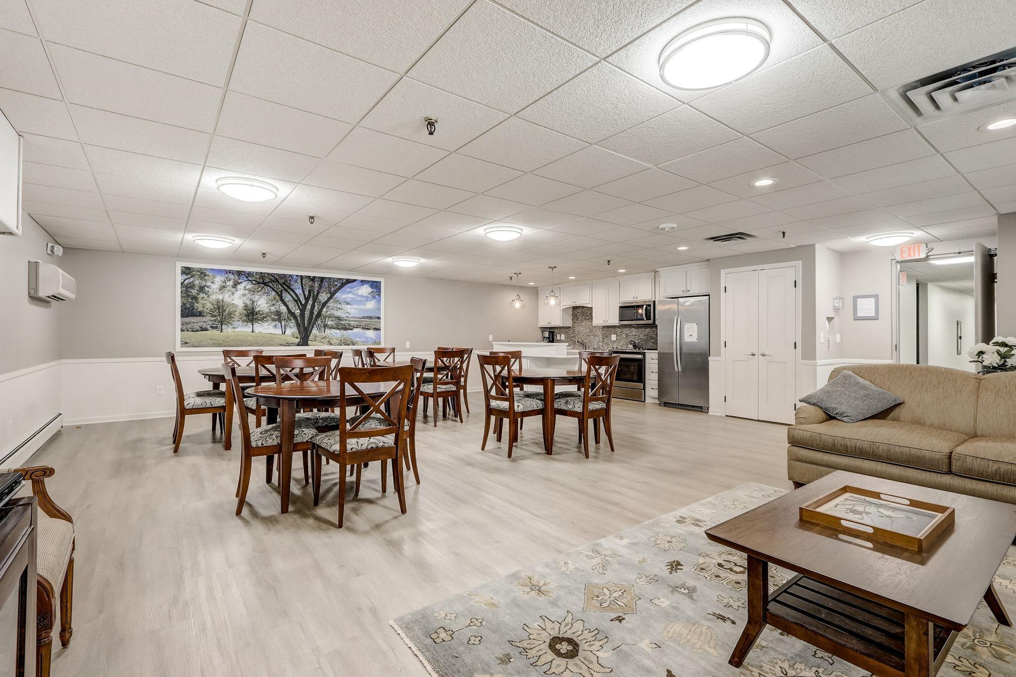 4360 Brookside Court Unit: 210