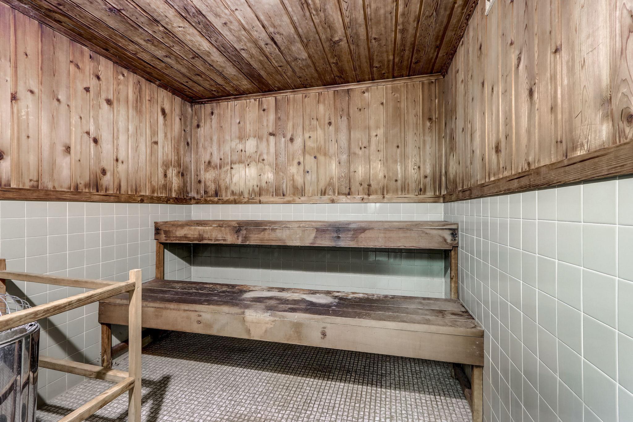 4360 Brookside Court Unit: 210