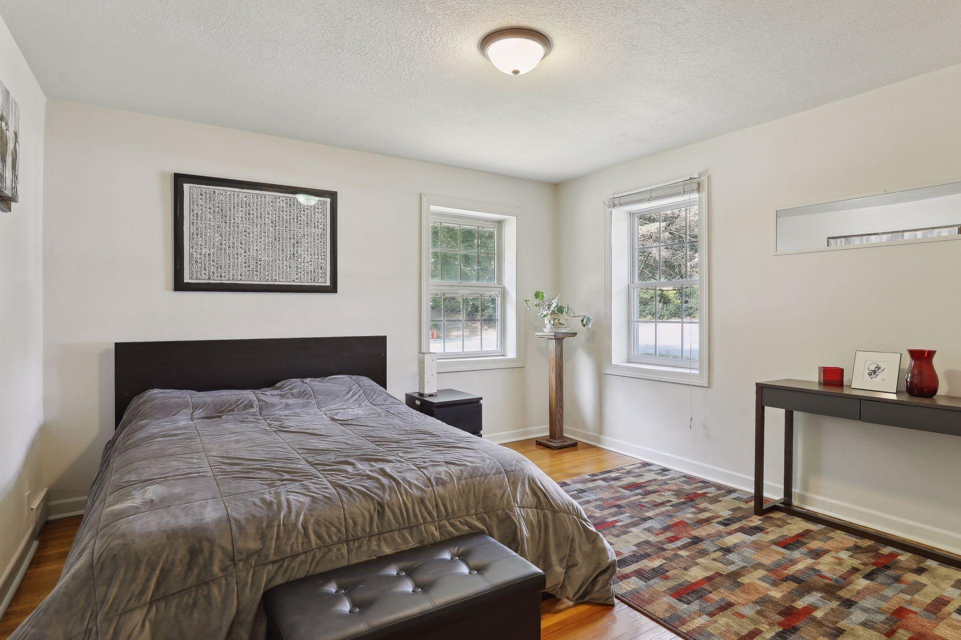 660 Lexington Parkway S