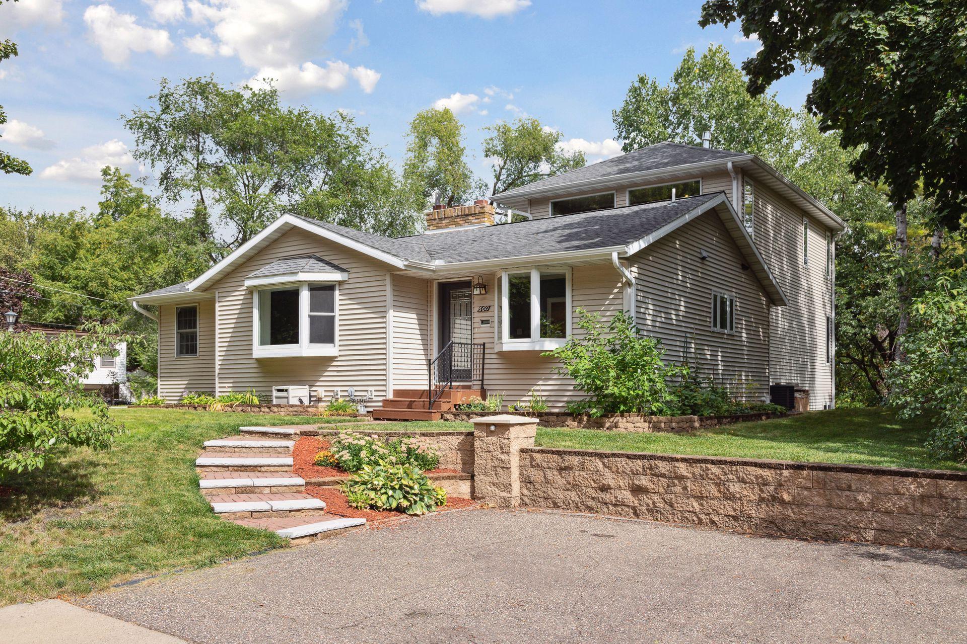 660 Lexington Parkway S