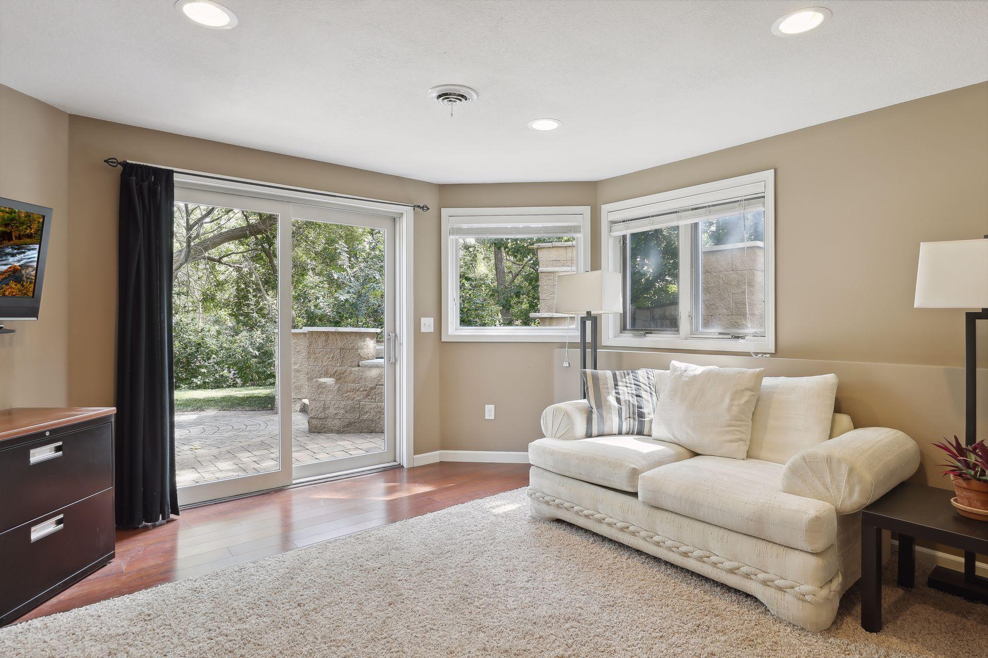 660 Lexington Parkway S