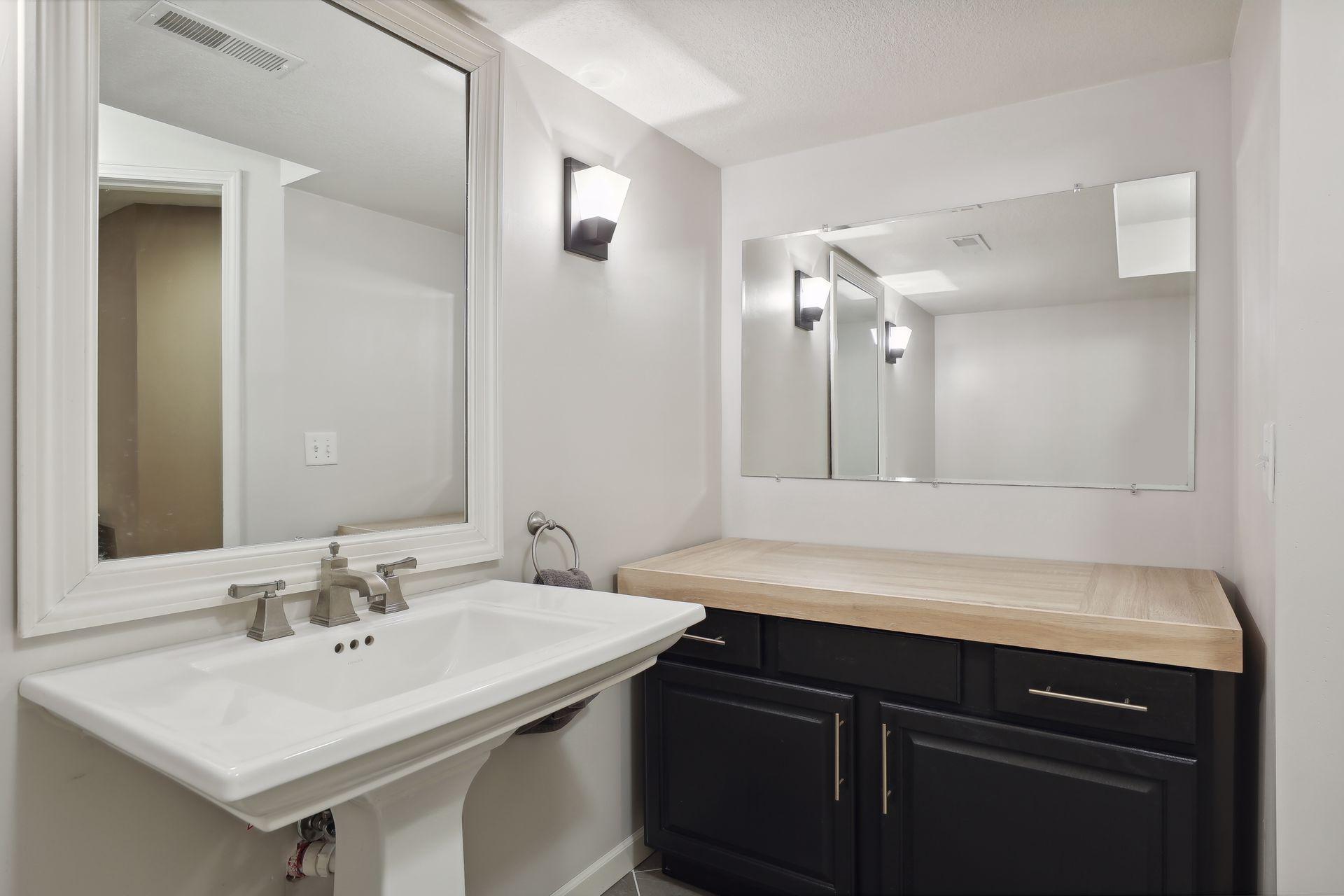 660 Lexington Parkway S