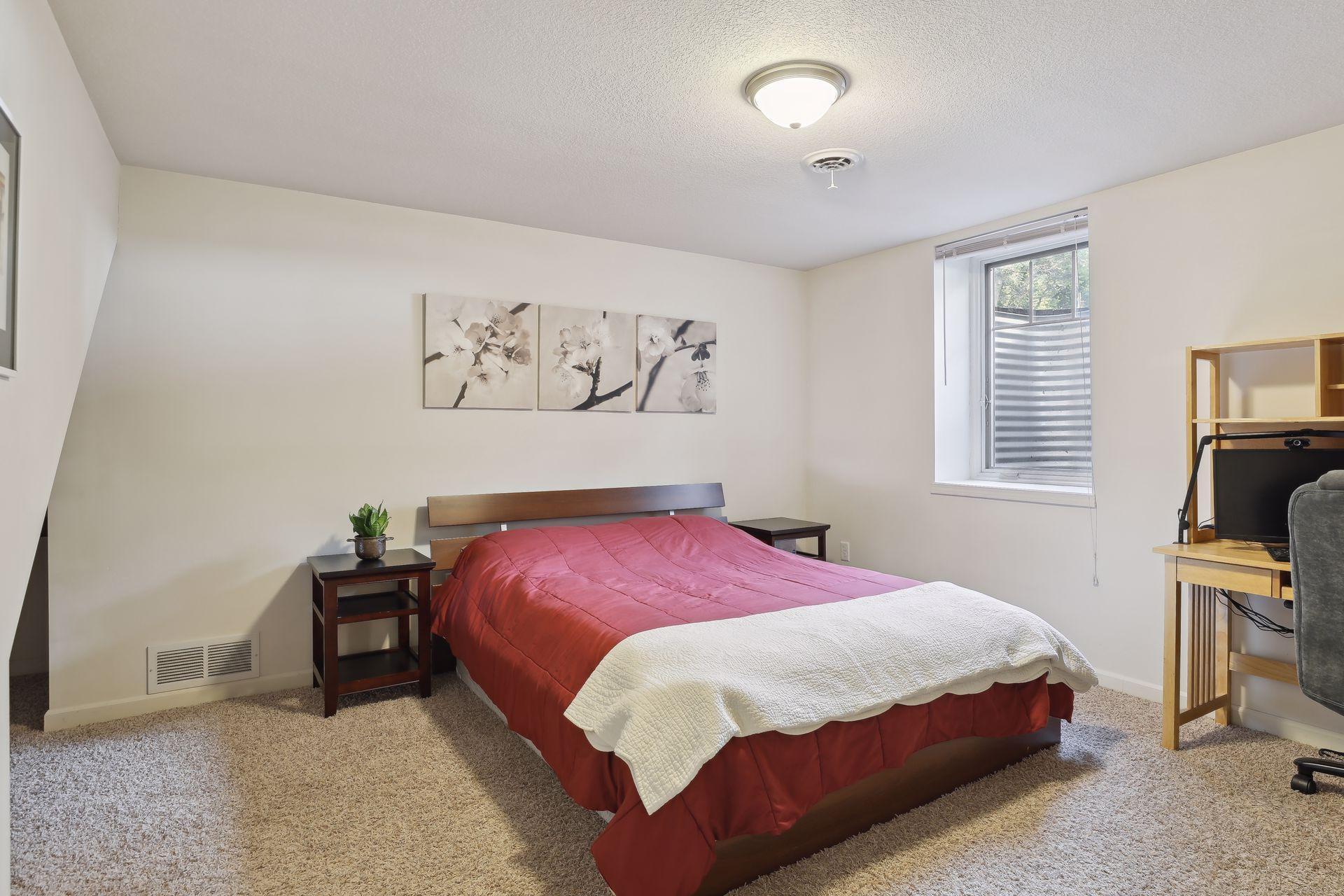 660 Lexington Parkway S