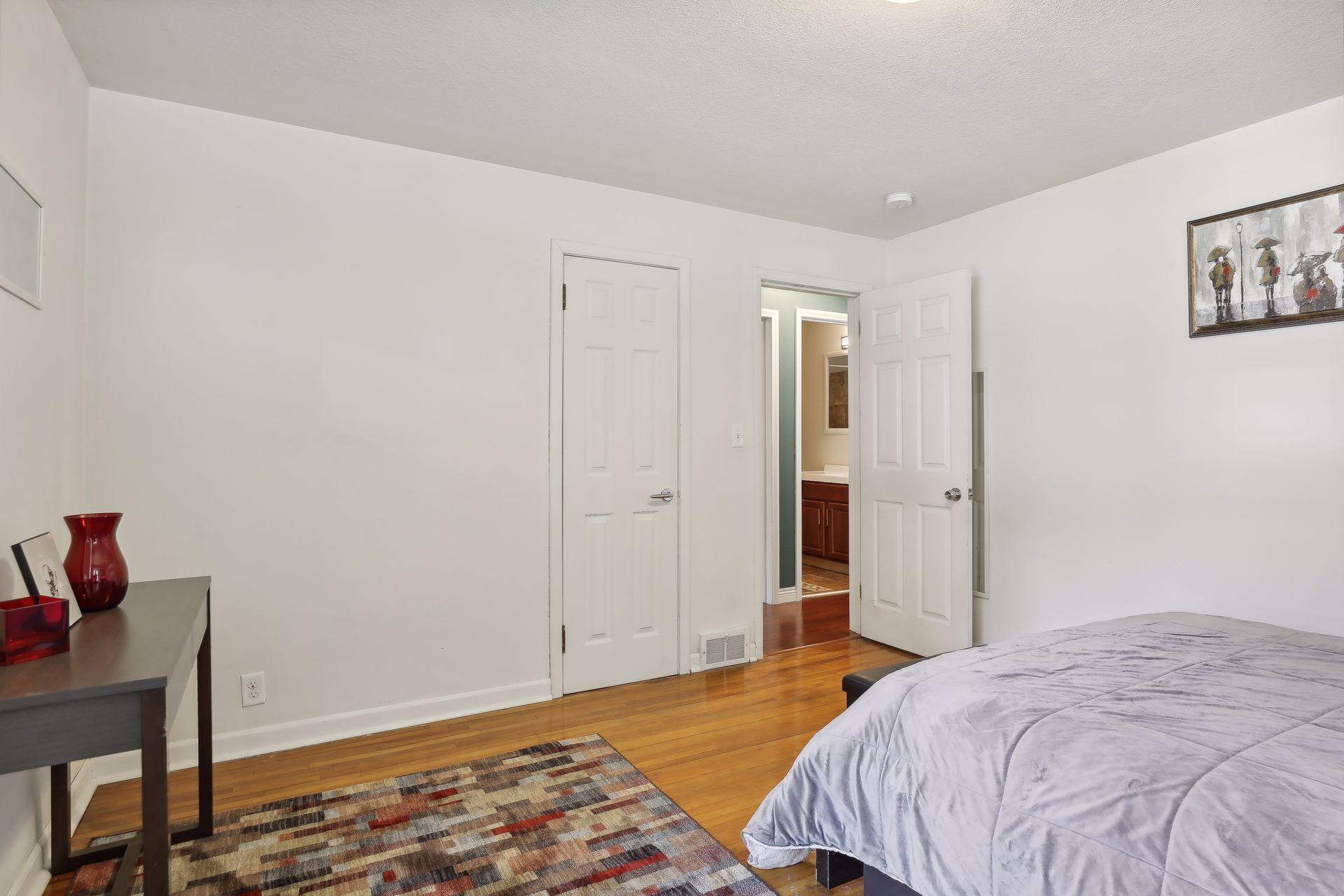 660 Lexington Parkway S