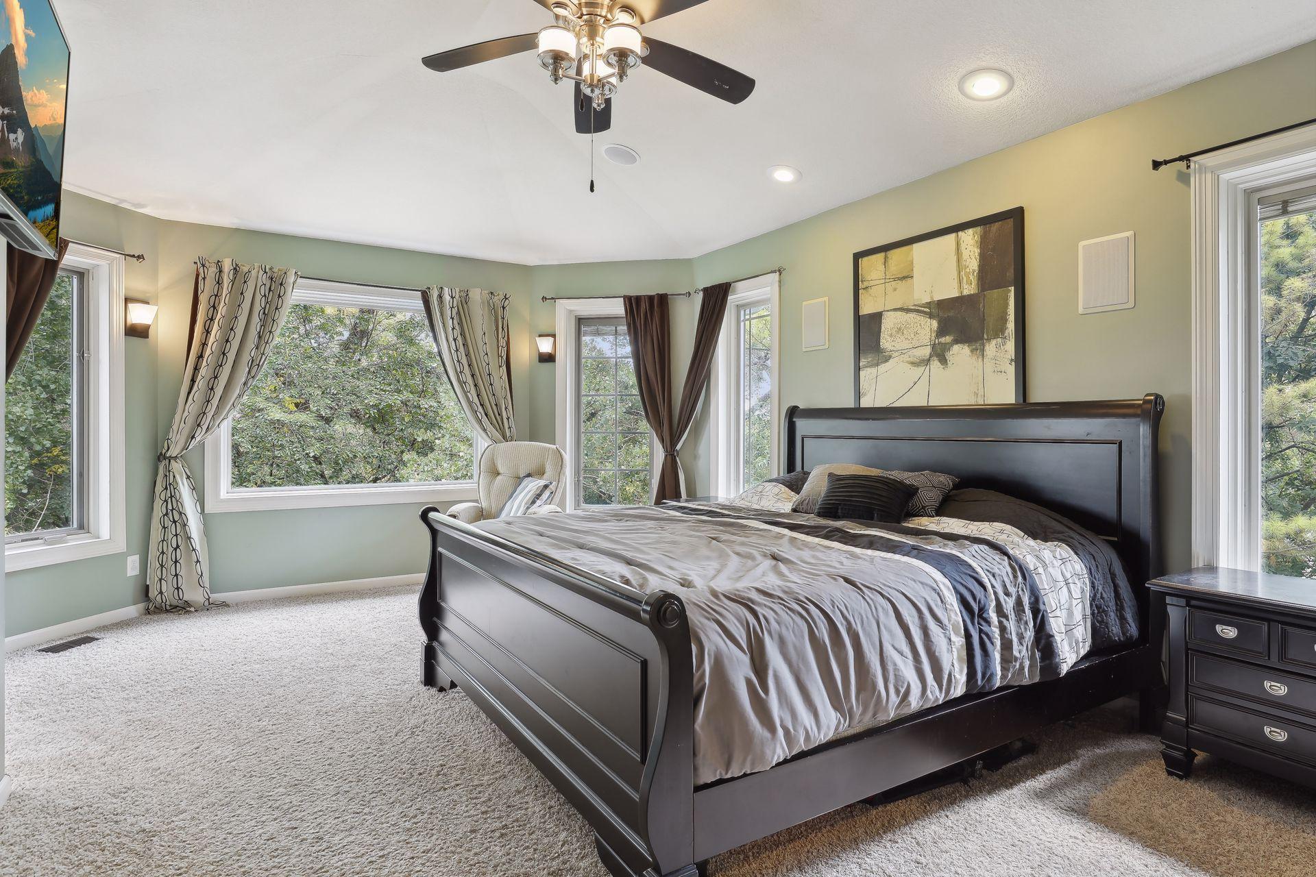 660 Lexington Parkway S