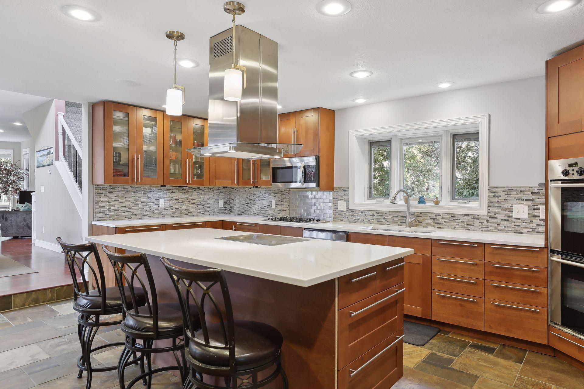 660 Lexington Parkway S