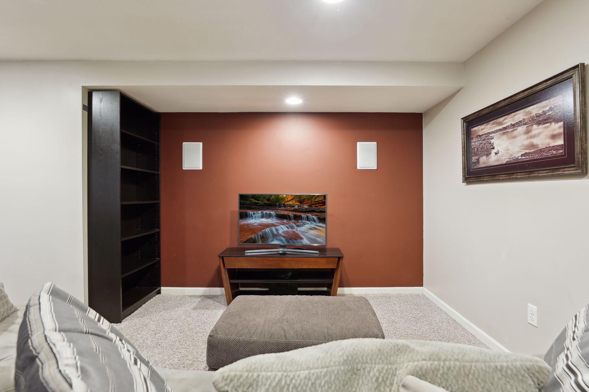 660 Lexington Parkway S