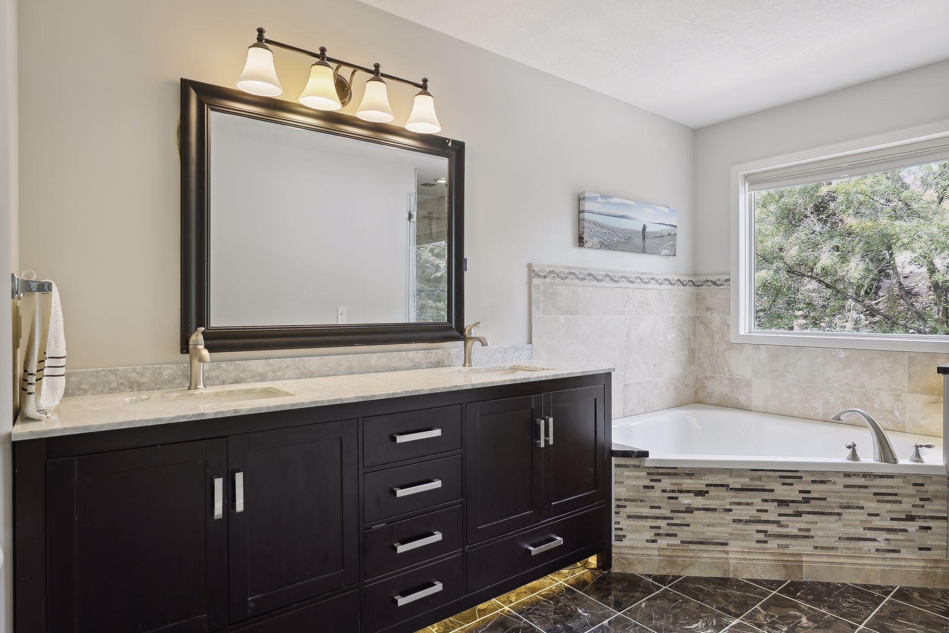 660 Lexington Parkway S