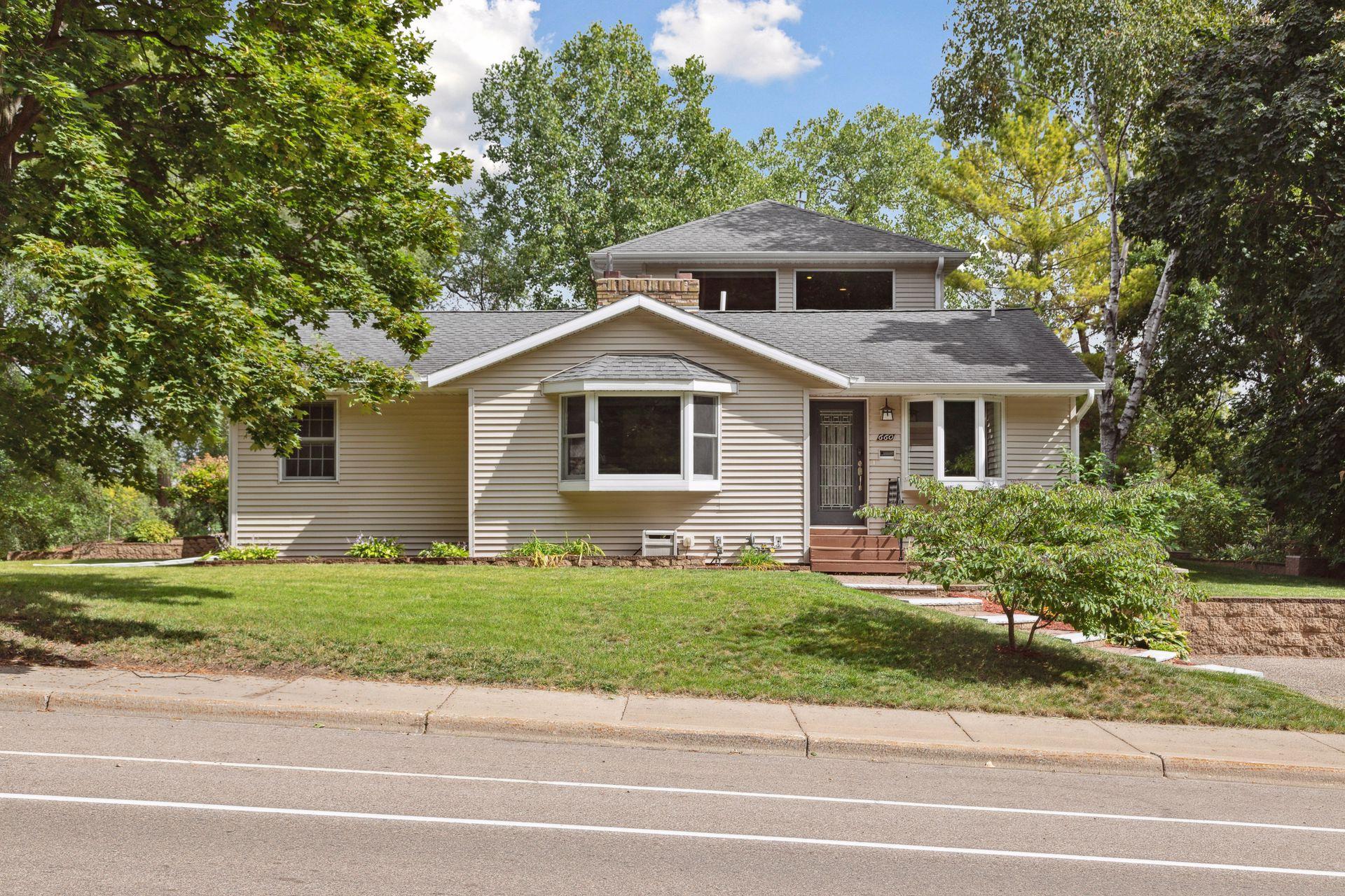 660 Lexington Parkway S