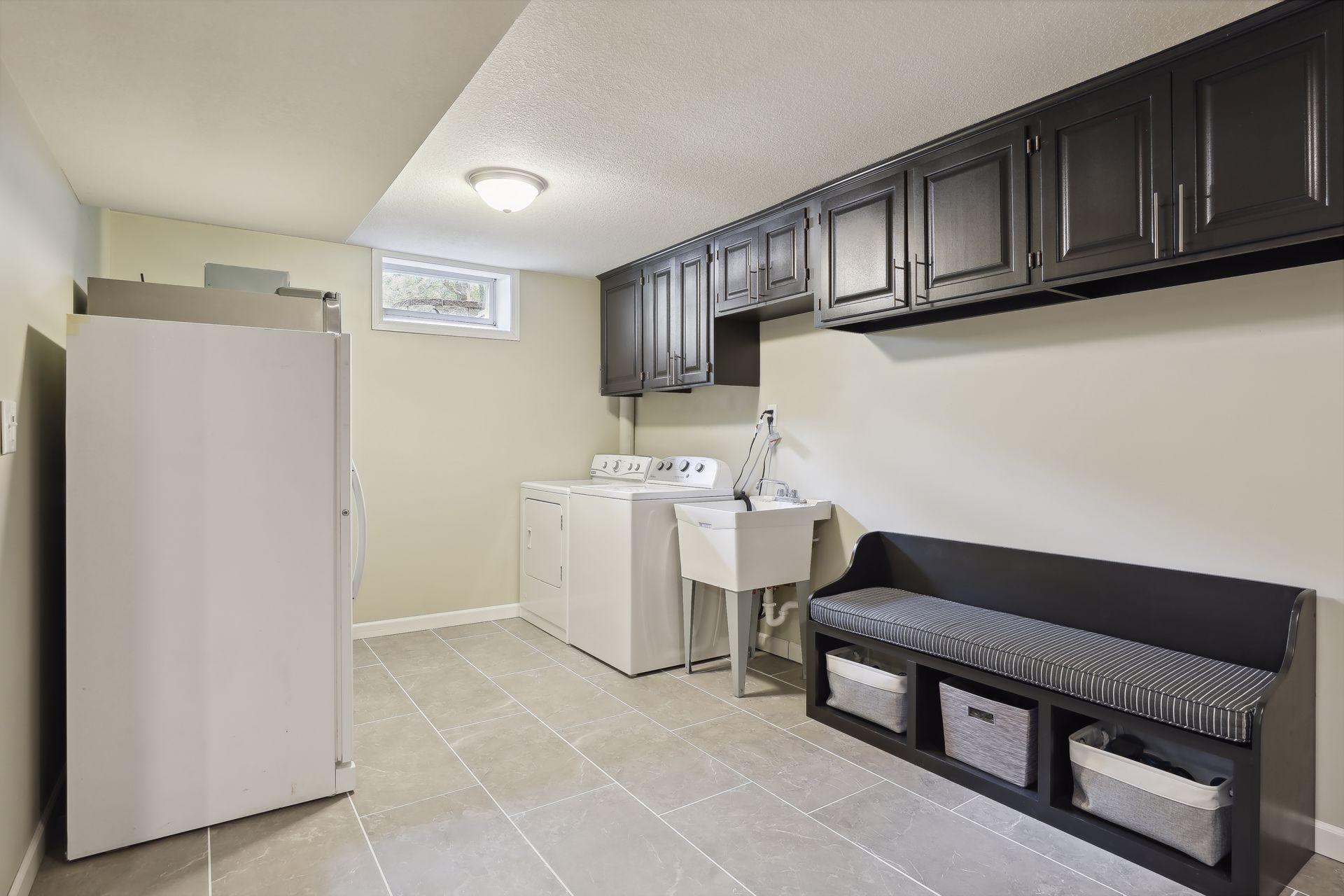 660 Lexington Parkway S