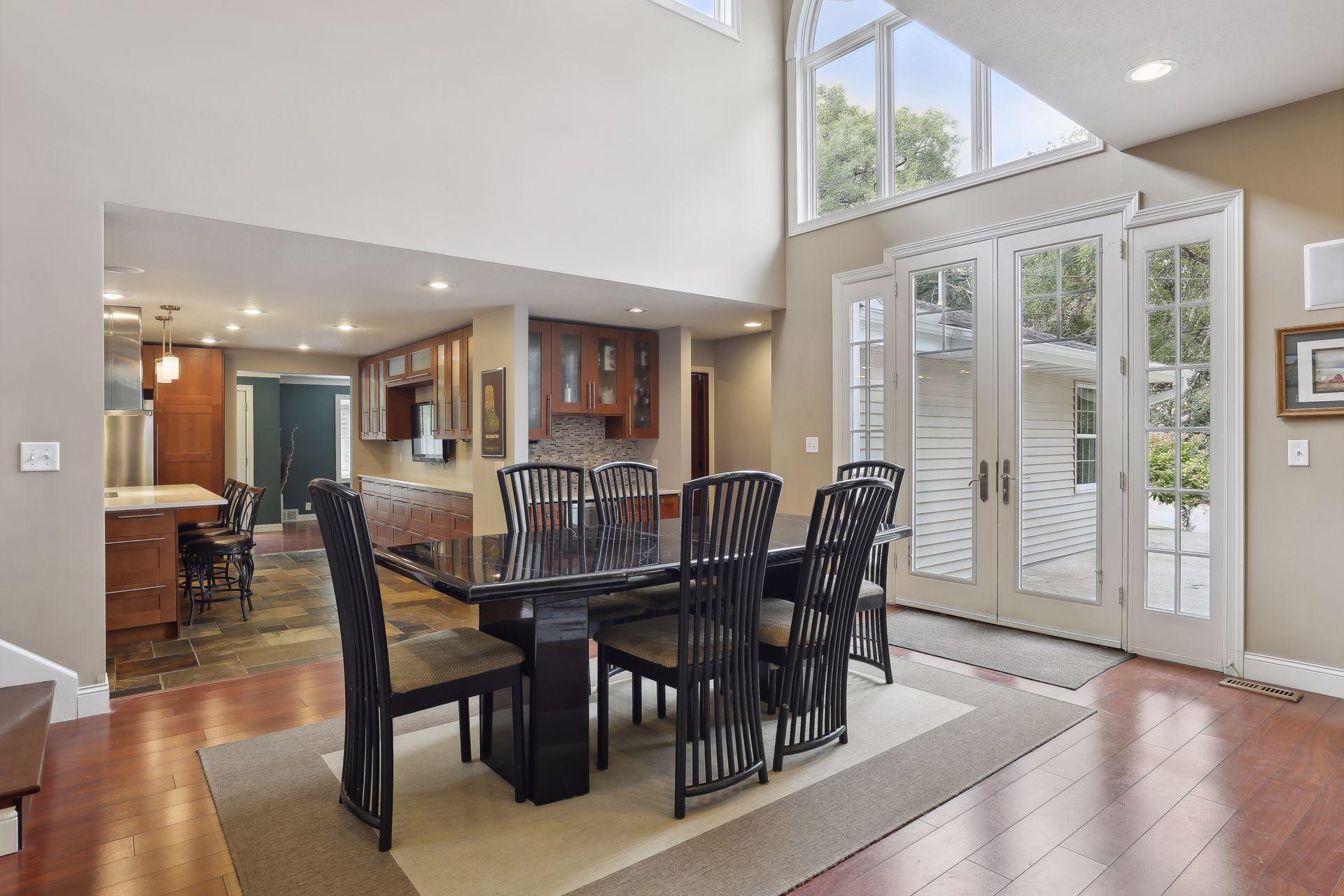 660 Lexington Parkway S