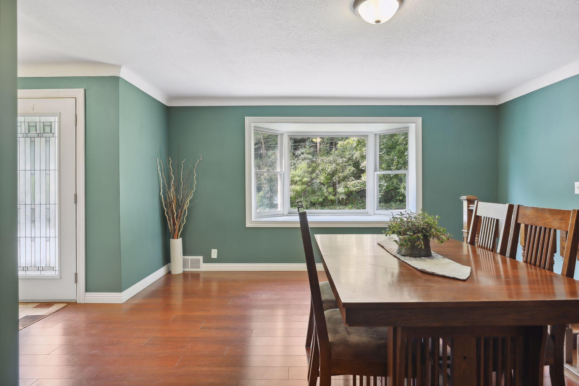 660 Lexington Parkway S