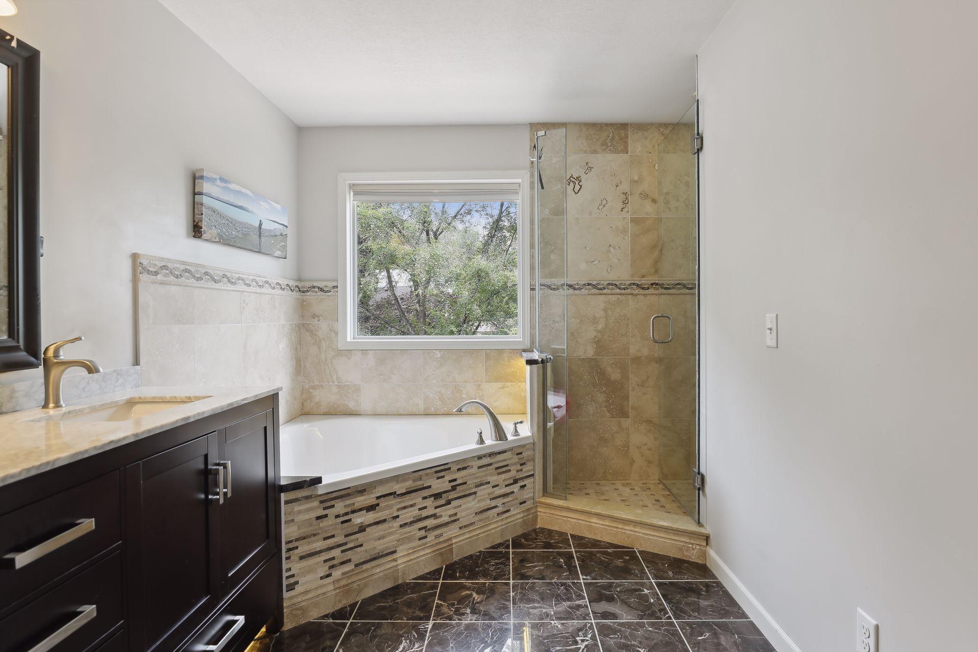 660 Lexington Parkway S