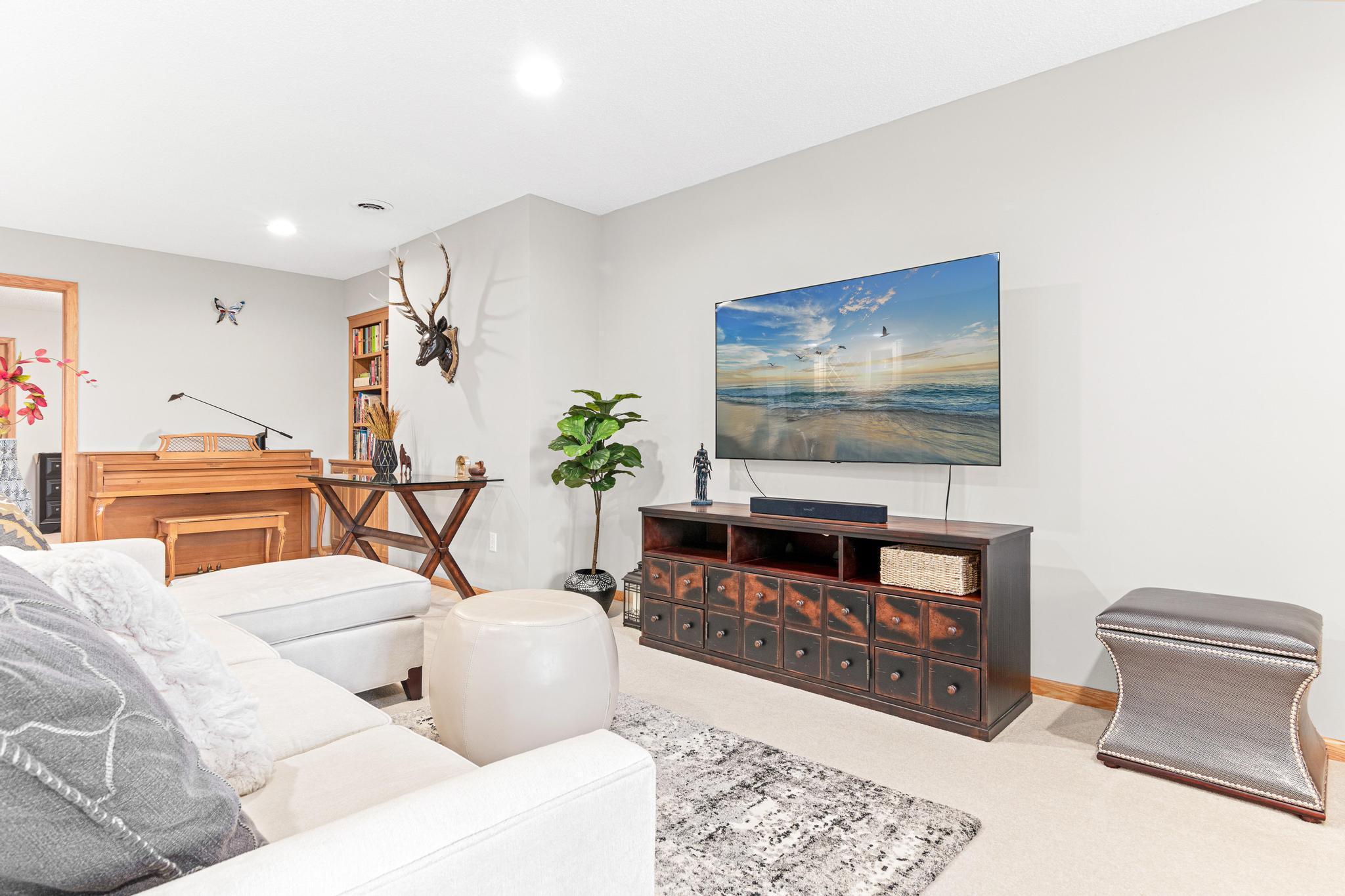 7366 Lake Ridge Drive