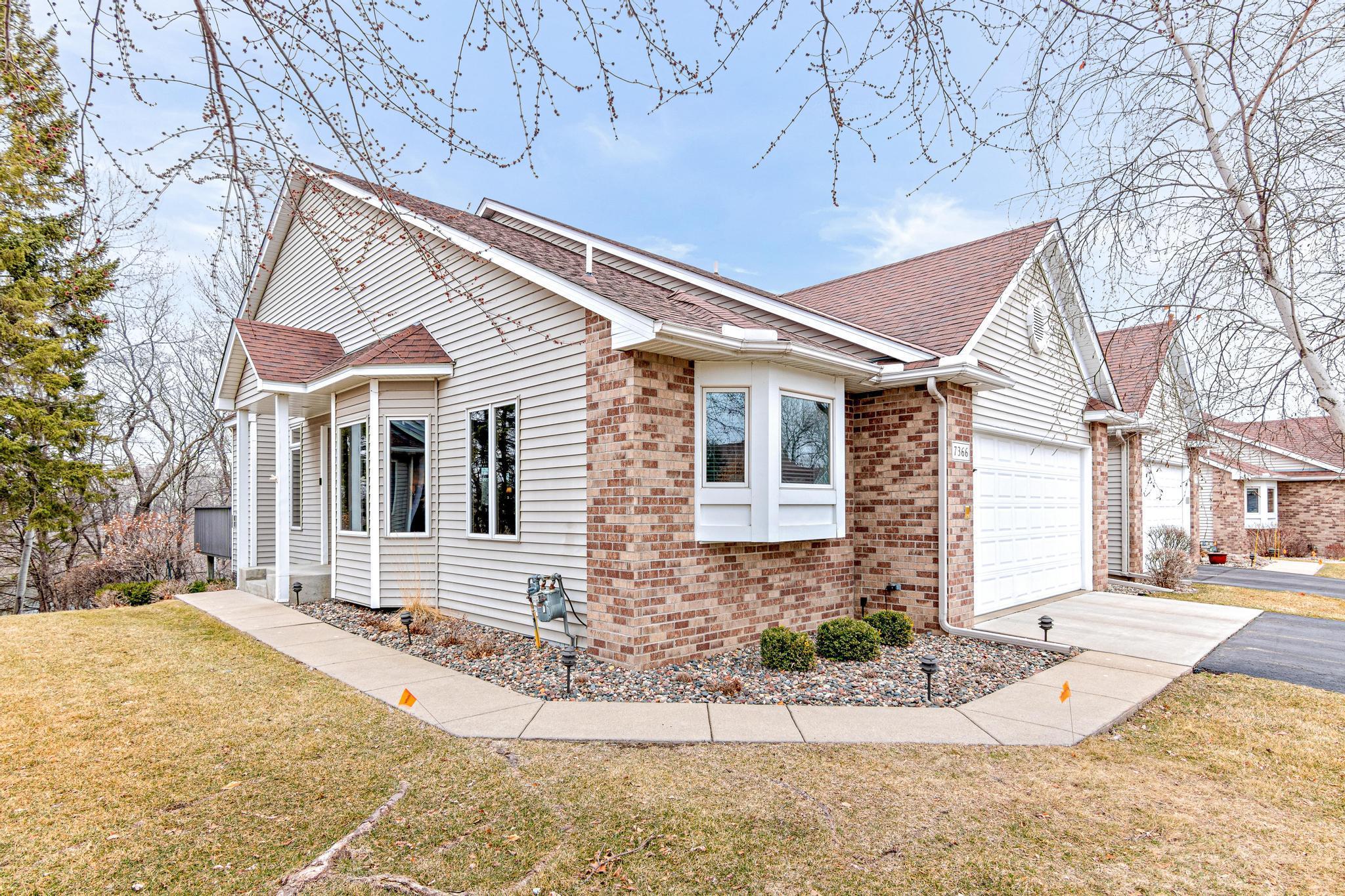 7366 Lake Ridge Drive