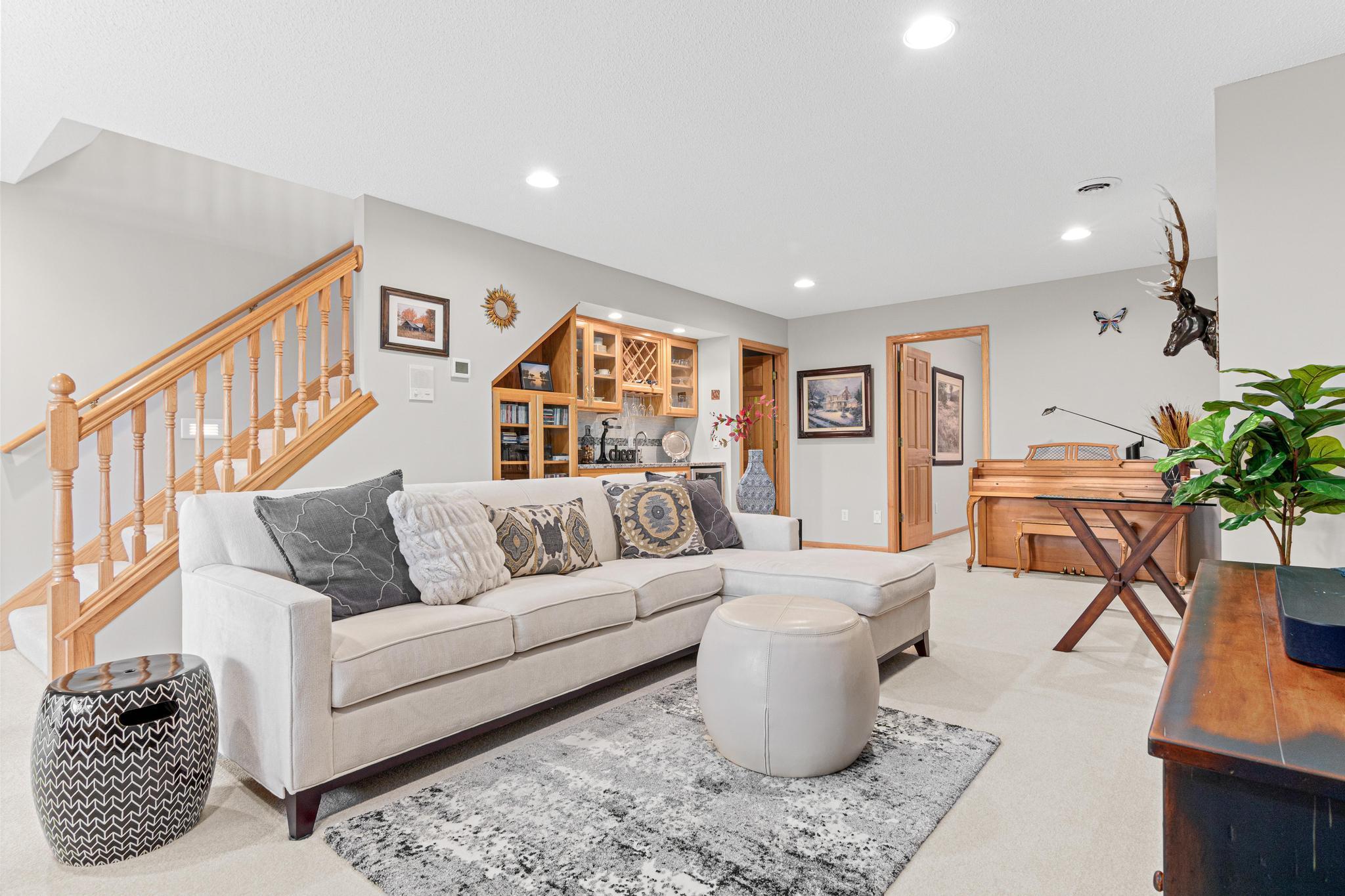 7366 Lake Ridge Drive