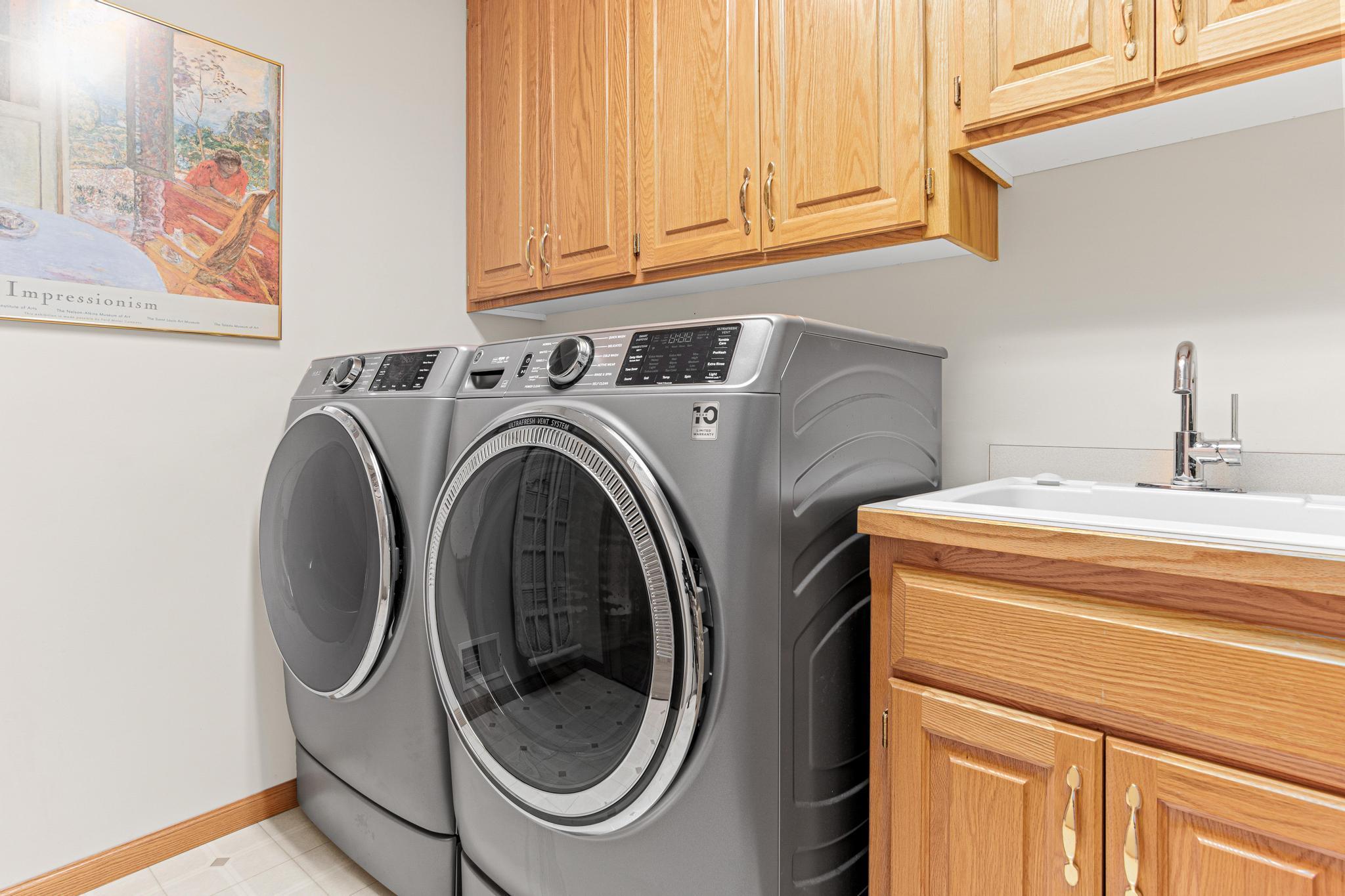 7366 Lake Ridge Drive