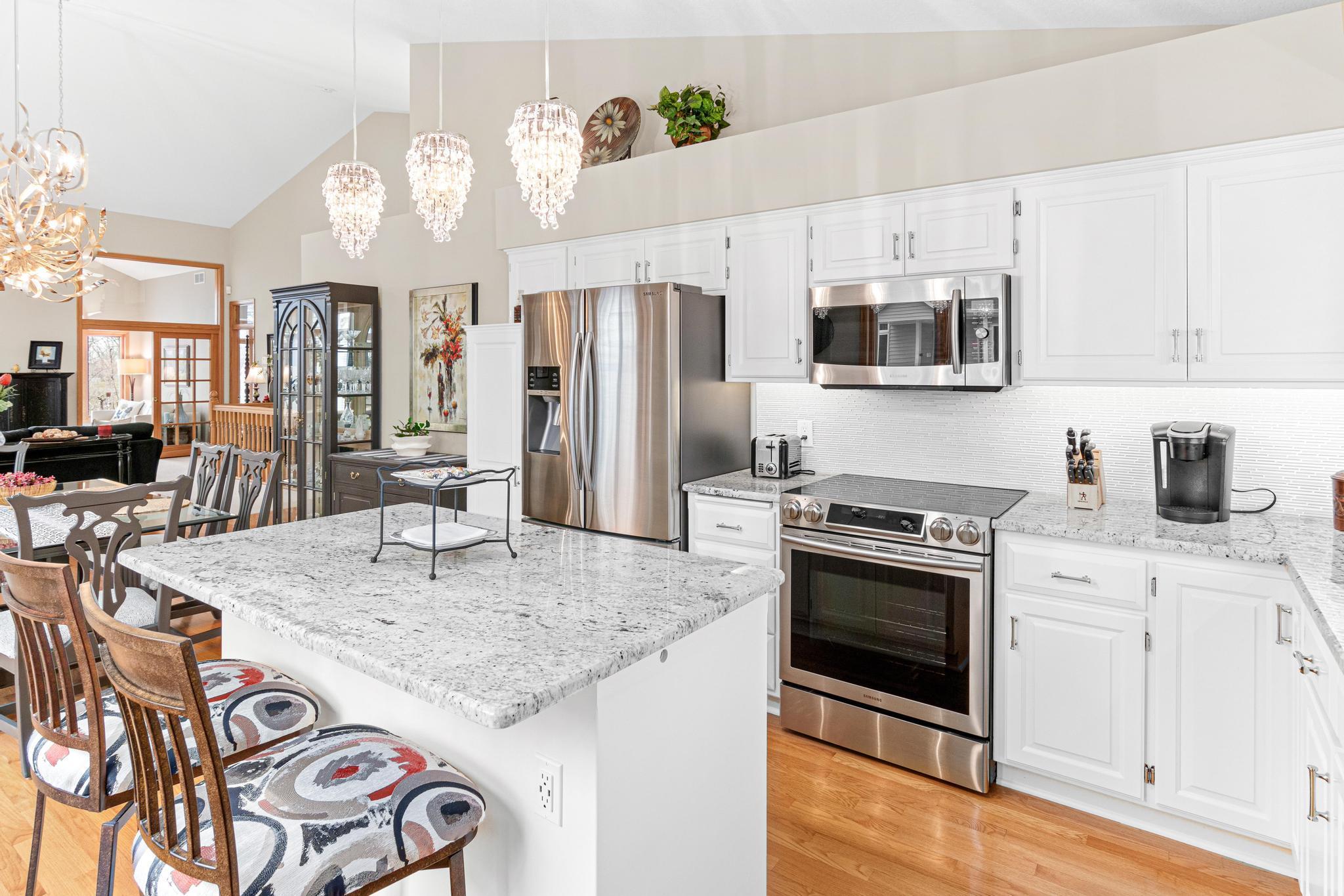 7366 Lake Ridge Drive